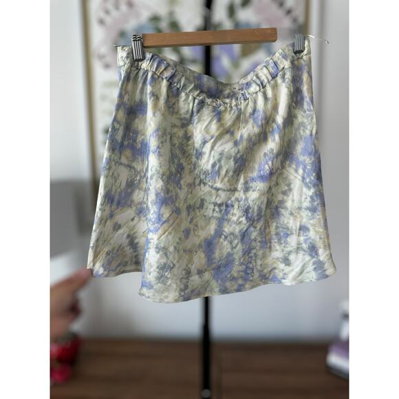 Zara Blue and Cream Marble Pattern Satin Mini Skirt Size Large - Picture 4 of 7
